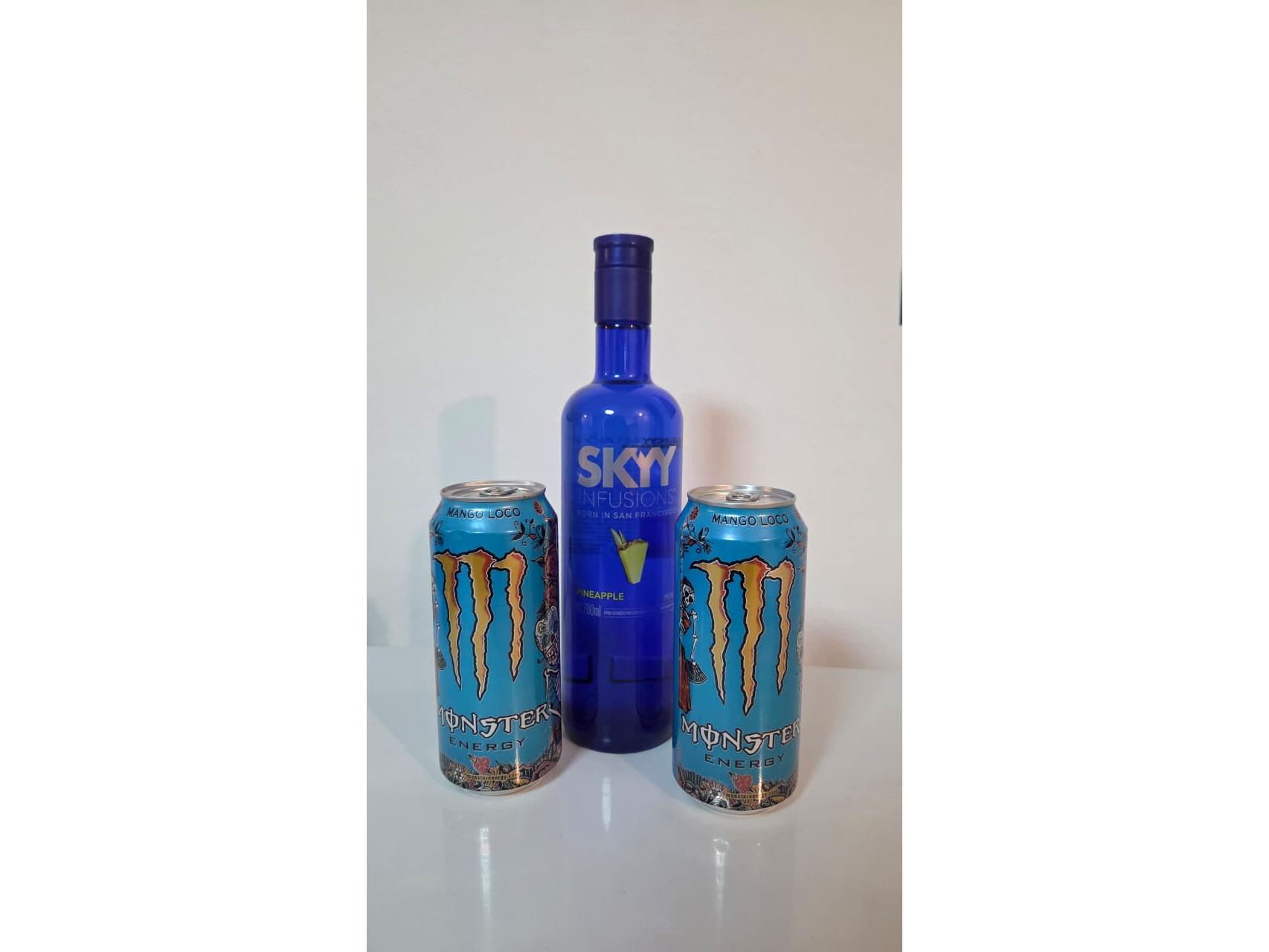 SKYY ANANA + 2 ENERGIZANTES (SIMPLE)