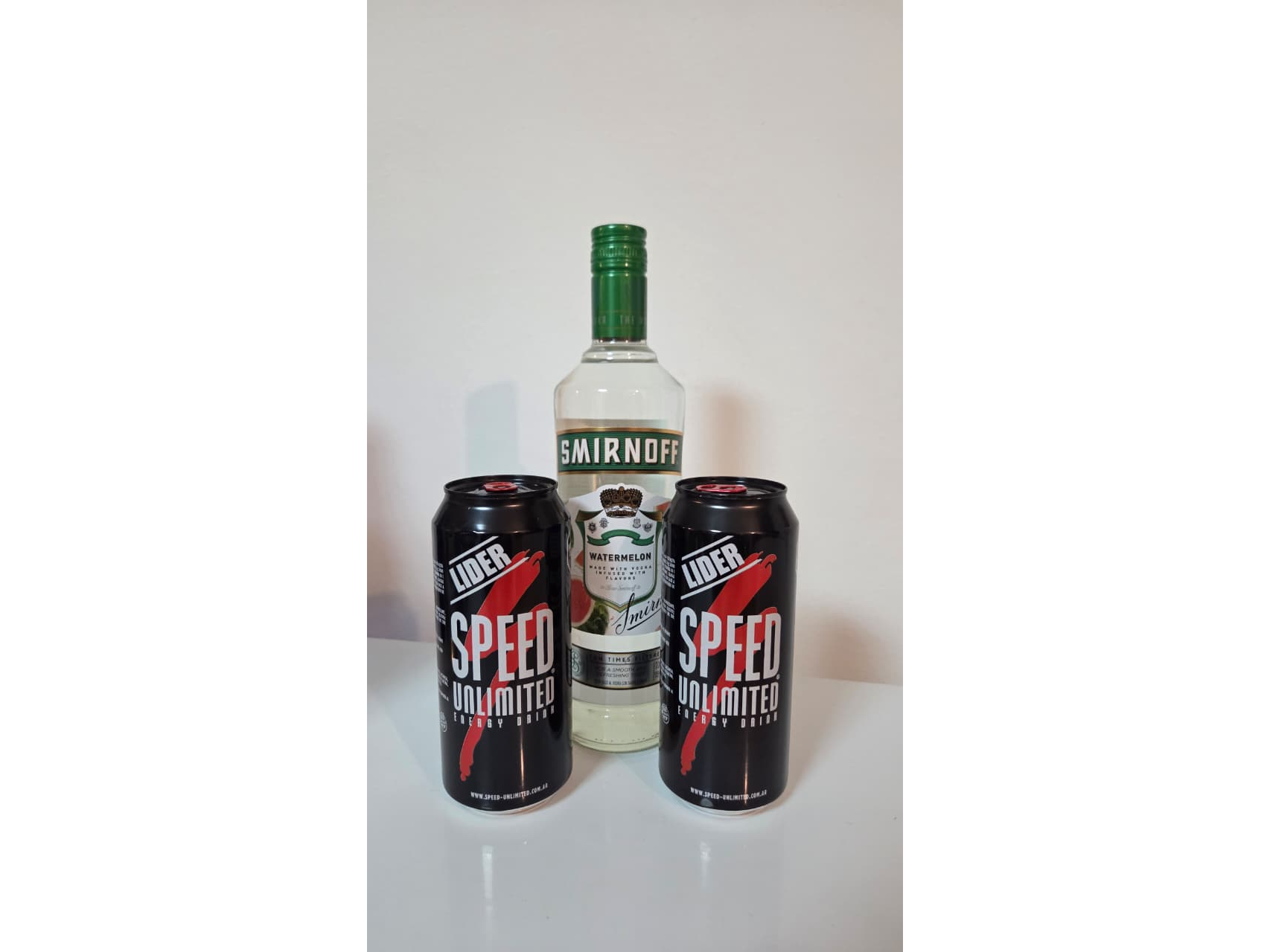 SMIRNOFF SANDIA + 2 ENERGIZANTES (SIMPLE)