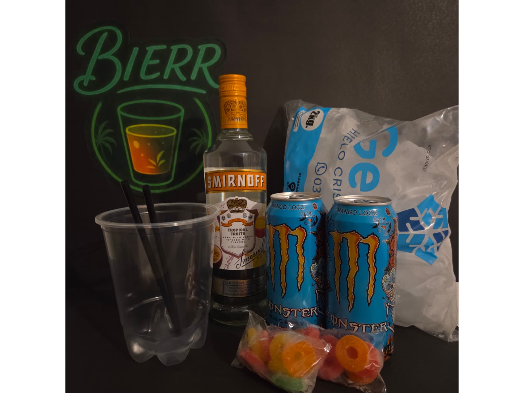 SMIRNOFF FUTOS TROPICALES + 2 ENERGIZANTES