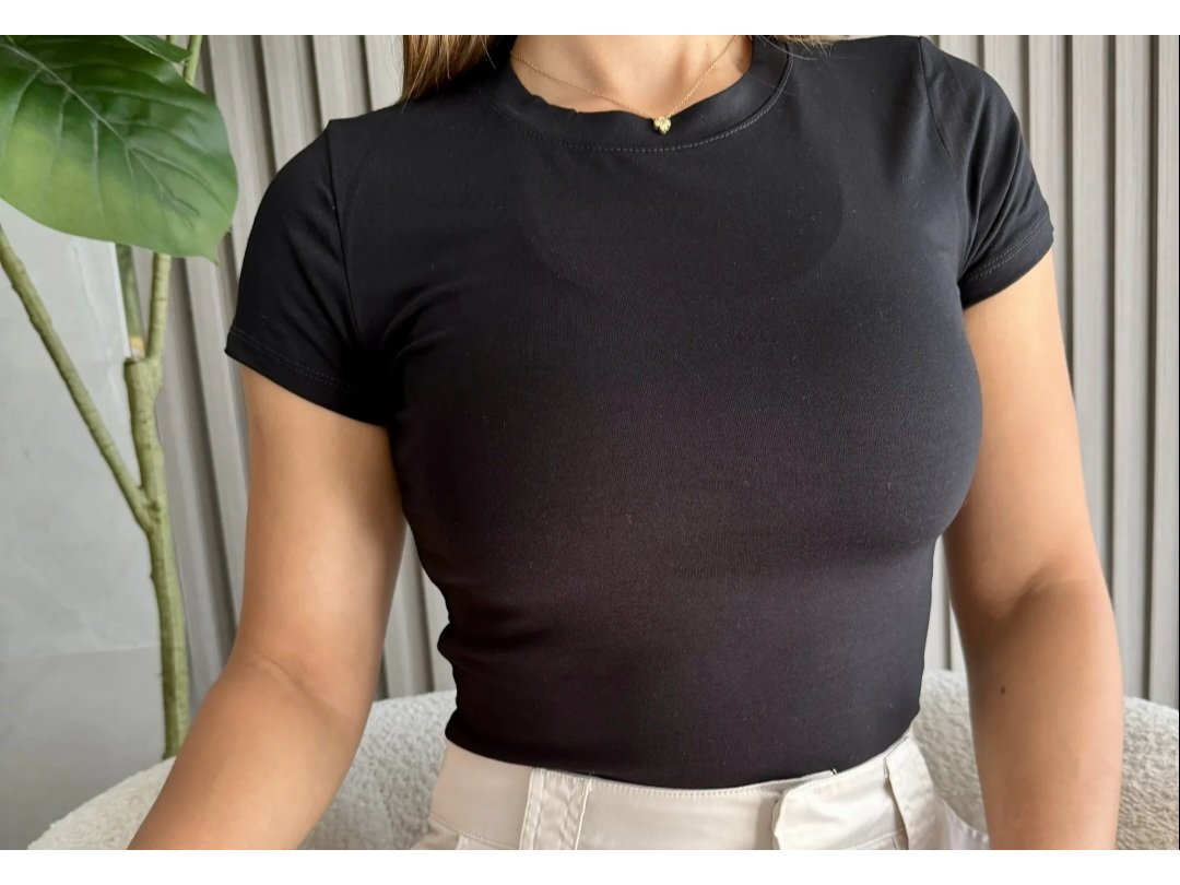 REMERA BASICA NEGRO