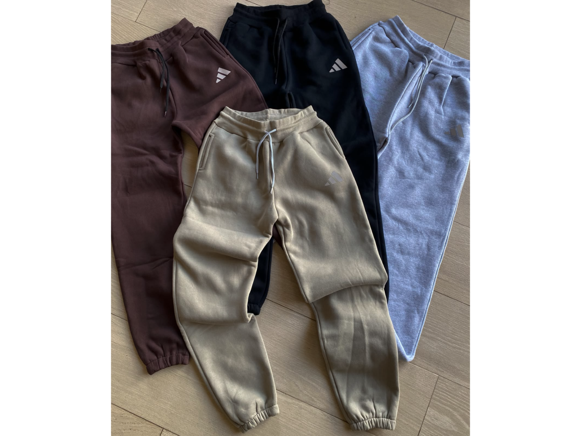 Jogger adidas con puño