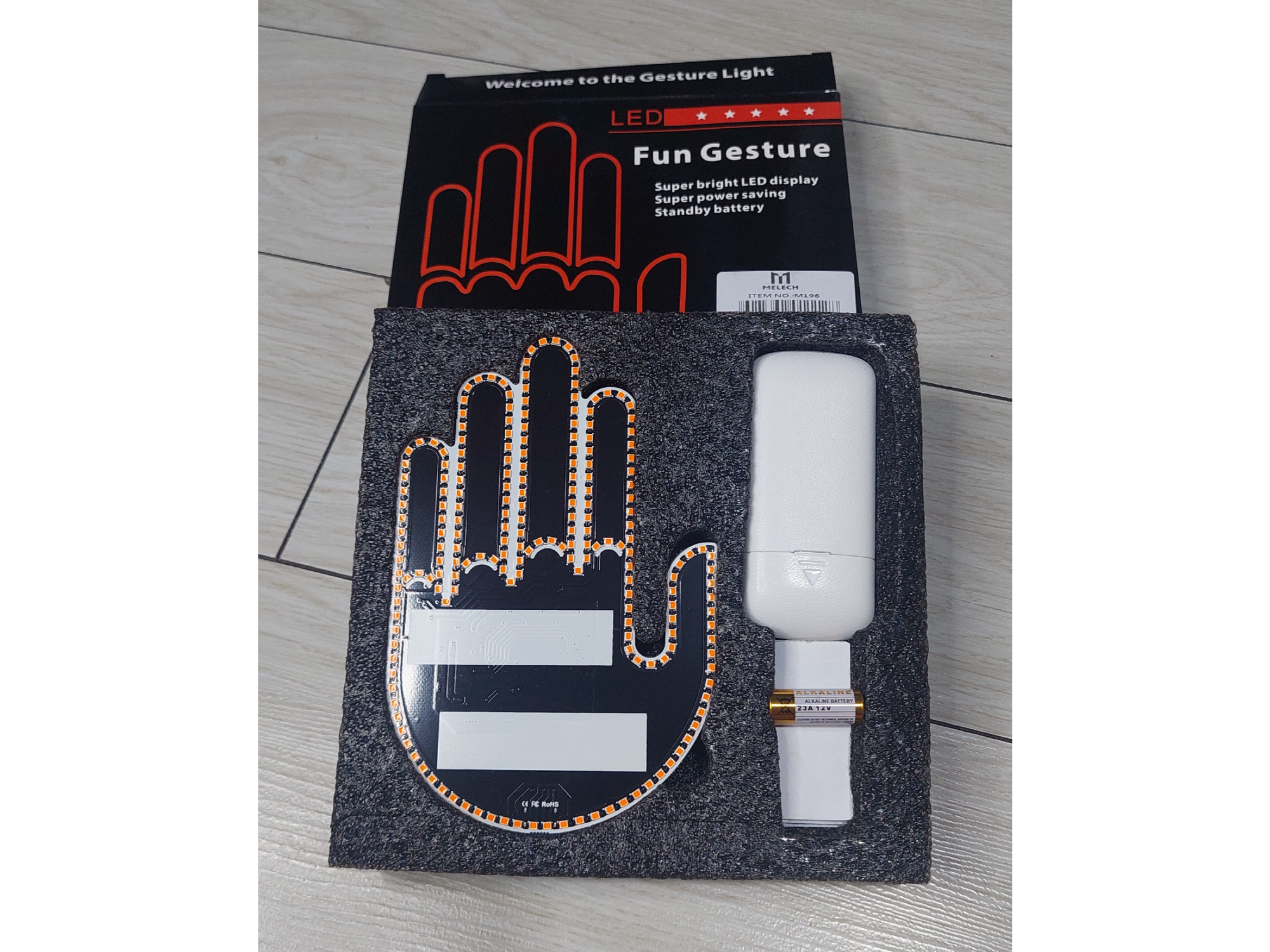 Manos con gestos luz led