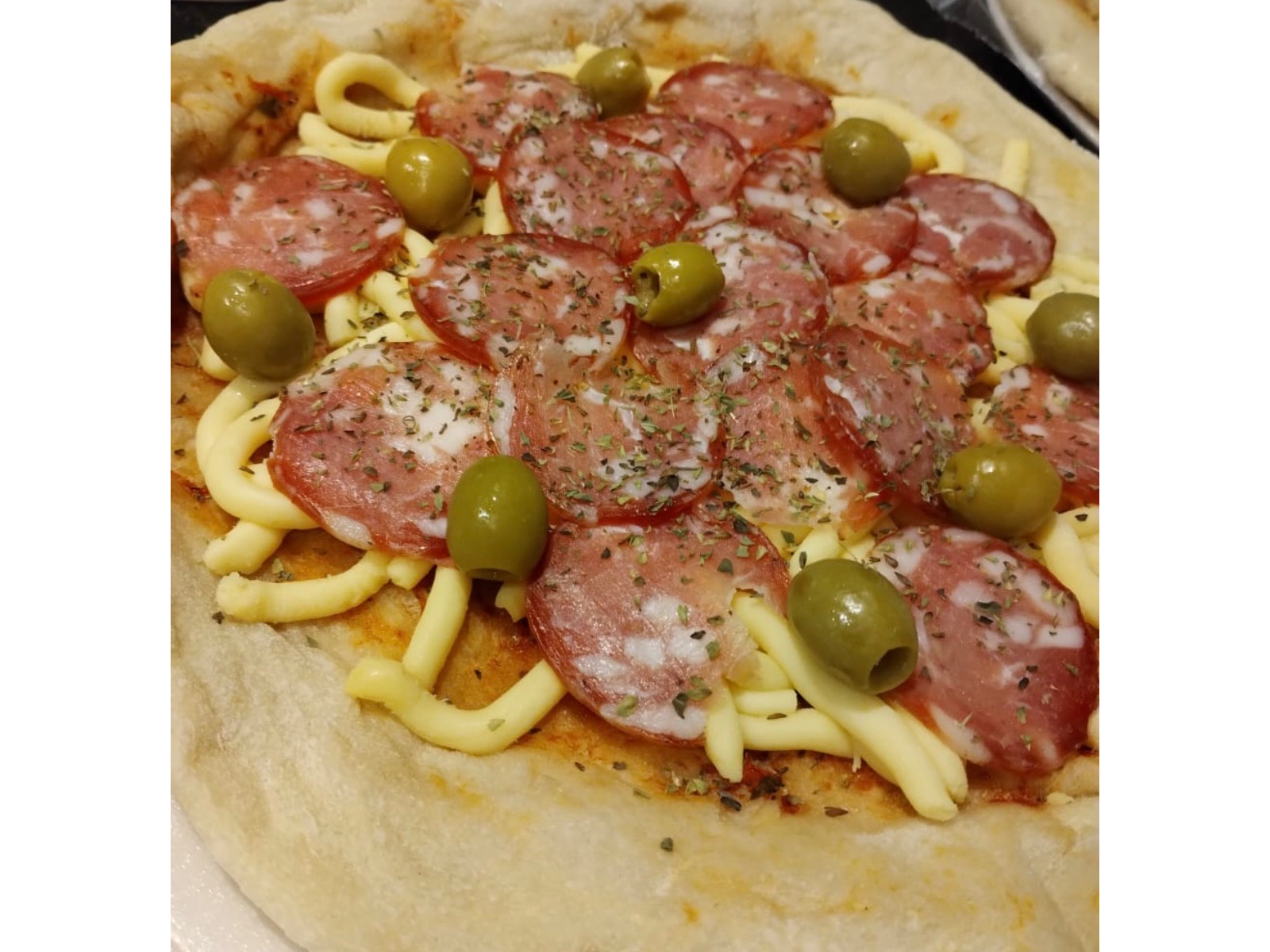 CALABRESA - PIZZA JUANA - GRANDE 8 porciones