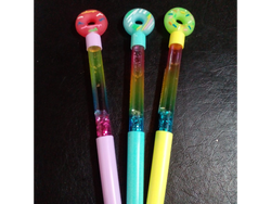 DONA CON LIQUIDO Y CONFTI