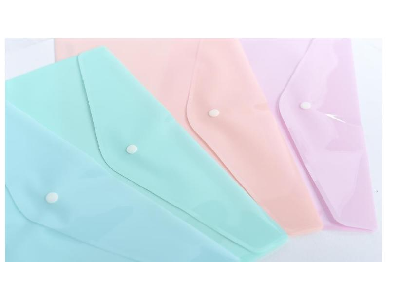 SOBRE A4 PLASTICO CON BOTON