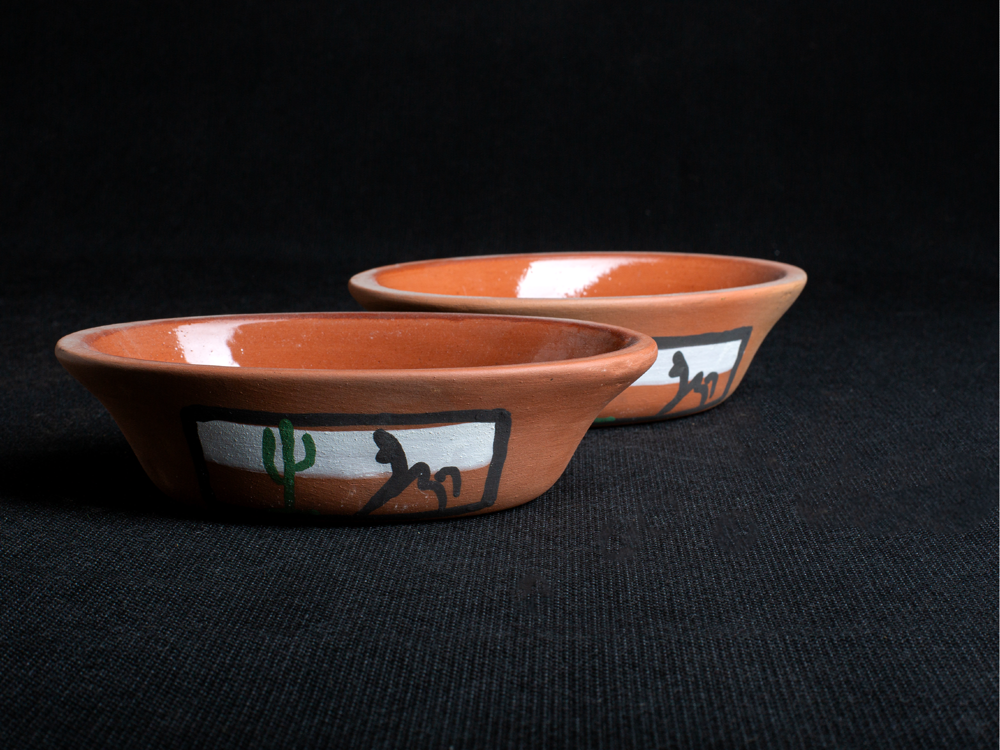 Salserita de barro enlozada