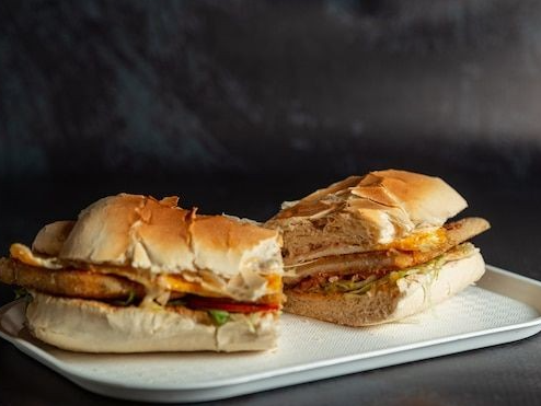 Sanguche de milanesa pollo