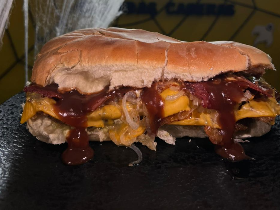 Sanguche de milanesa de carne yankee