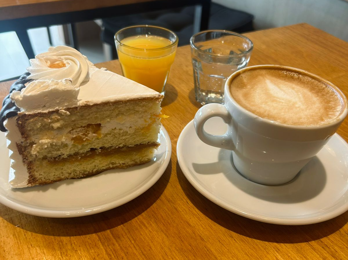 Café + porción de torta a elección