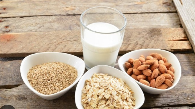 LECHES /JUGOS y productos FRESCOS