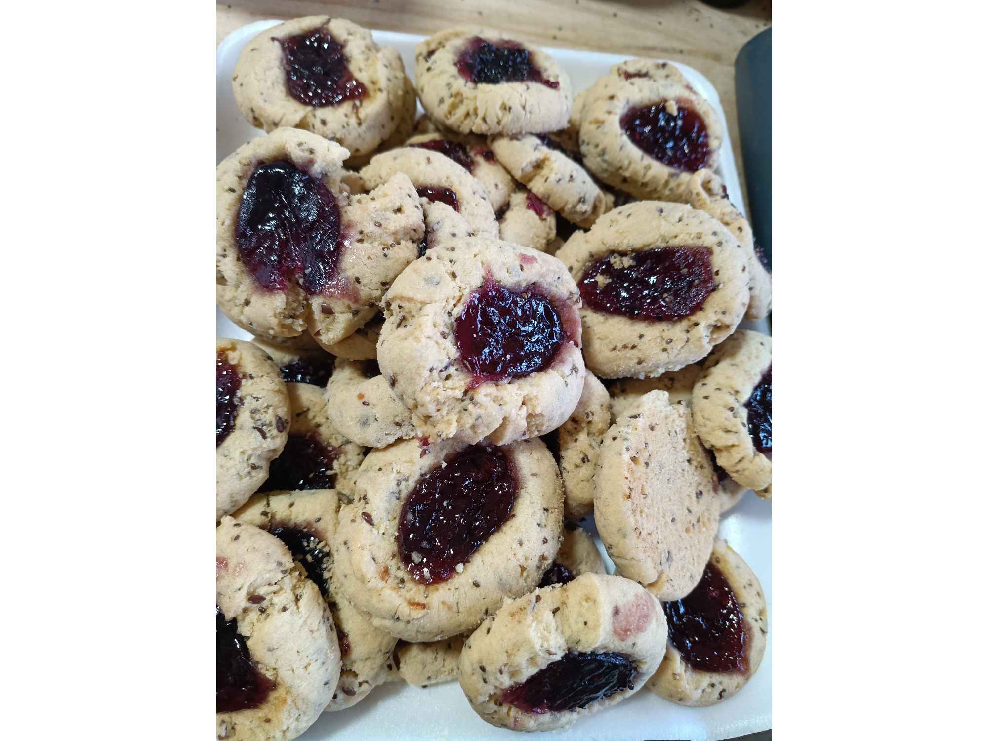 PEPAS DE HARINA DE ALMENDRAS Y FRUTOS ROJOS