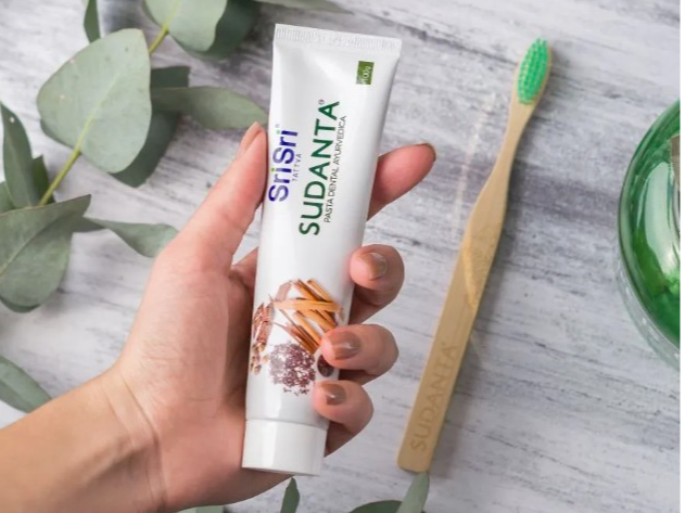 PASTA DENTAL y cepillo  AYURVEDICA SUDANTA