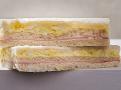 Sándwiches de Miga de Jamon Cocido y Huevo