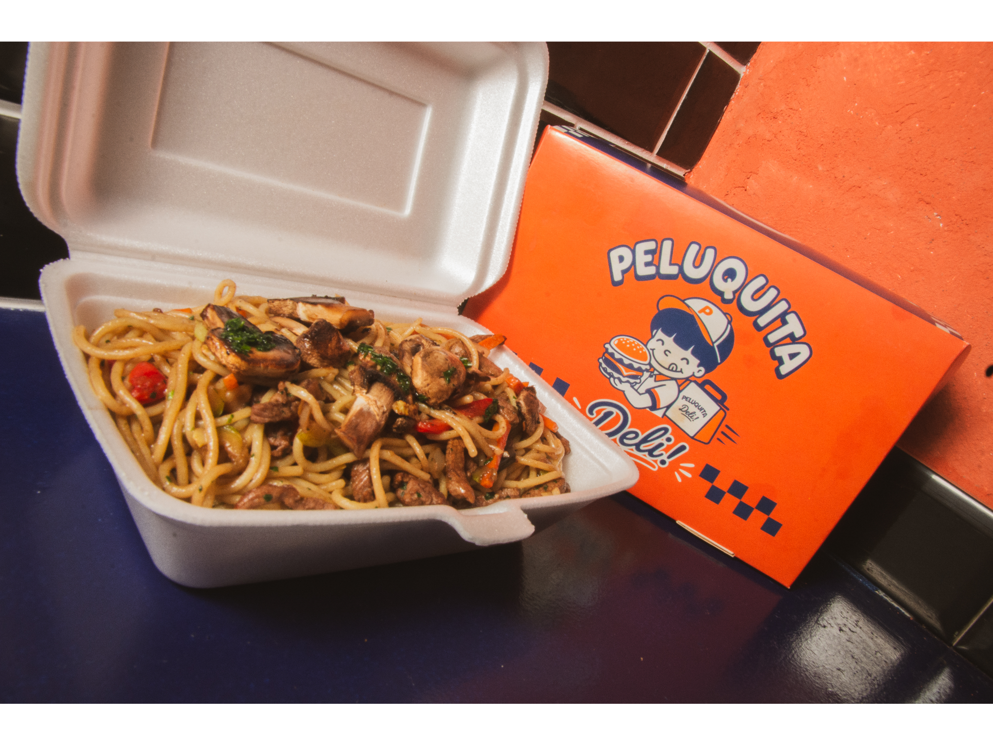 yakisoba de pollo de PELUQUITA DELI