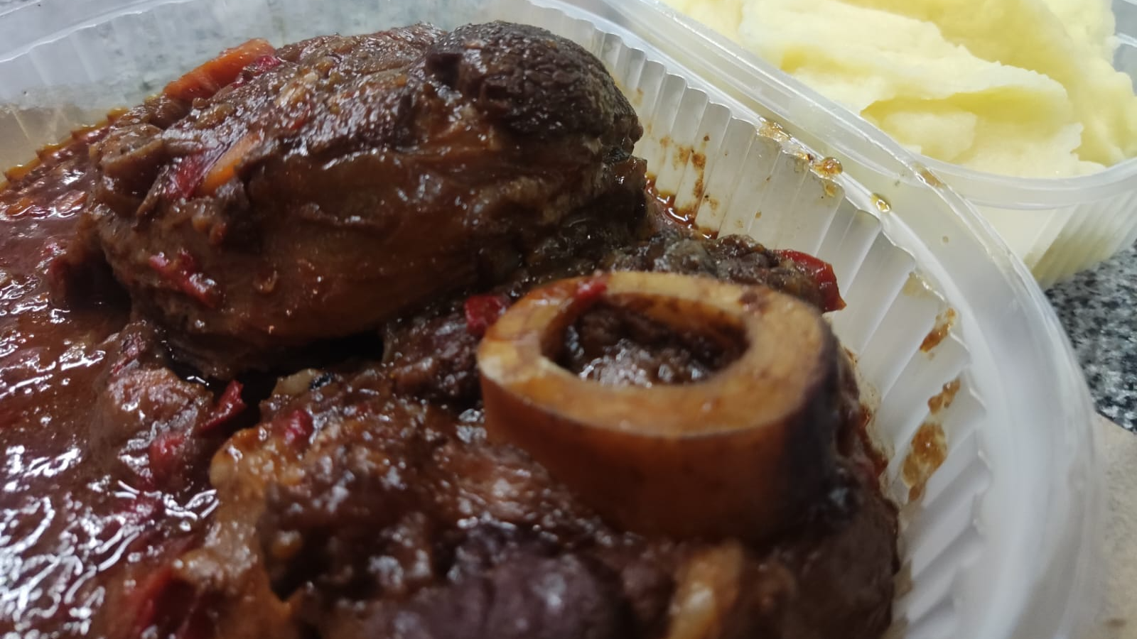 HOY OSOBUCO BRASEADO CON PURE!!!