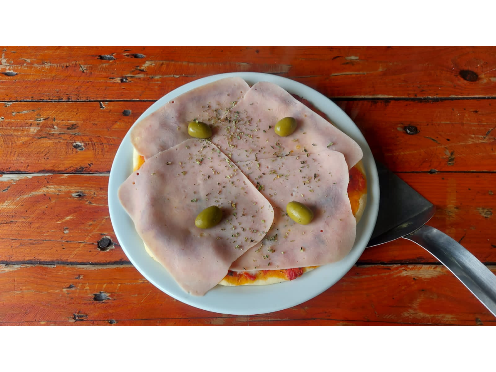 Pizza Muzarela con Jamón a la piedra (cod PI702)