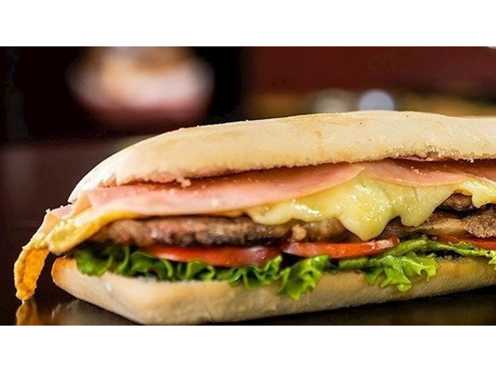 Sándwich de Churrasco 100% con Jamon y Muzza (*cod 230*)