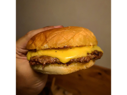 Hamburguesa extra cheddar (*cod 18*)