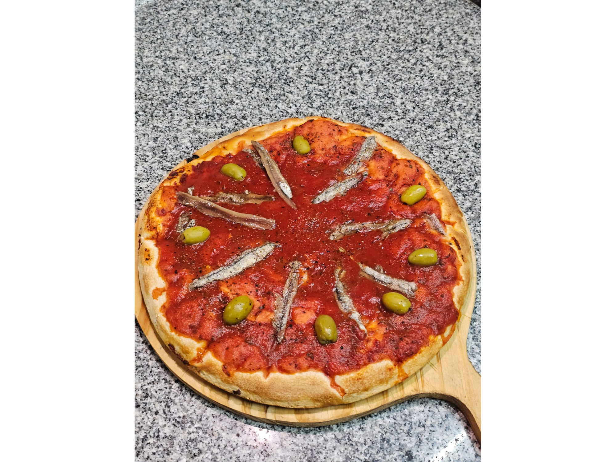 Pizza Anchoas clasica AL MOLDE