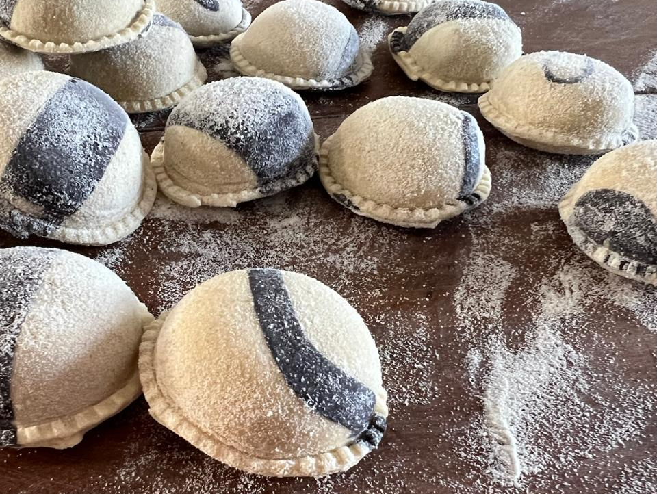 Girgolas, berenjenas ahumada y mozzarella