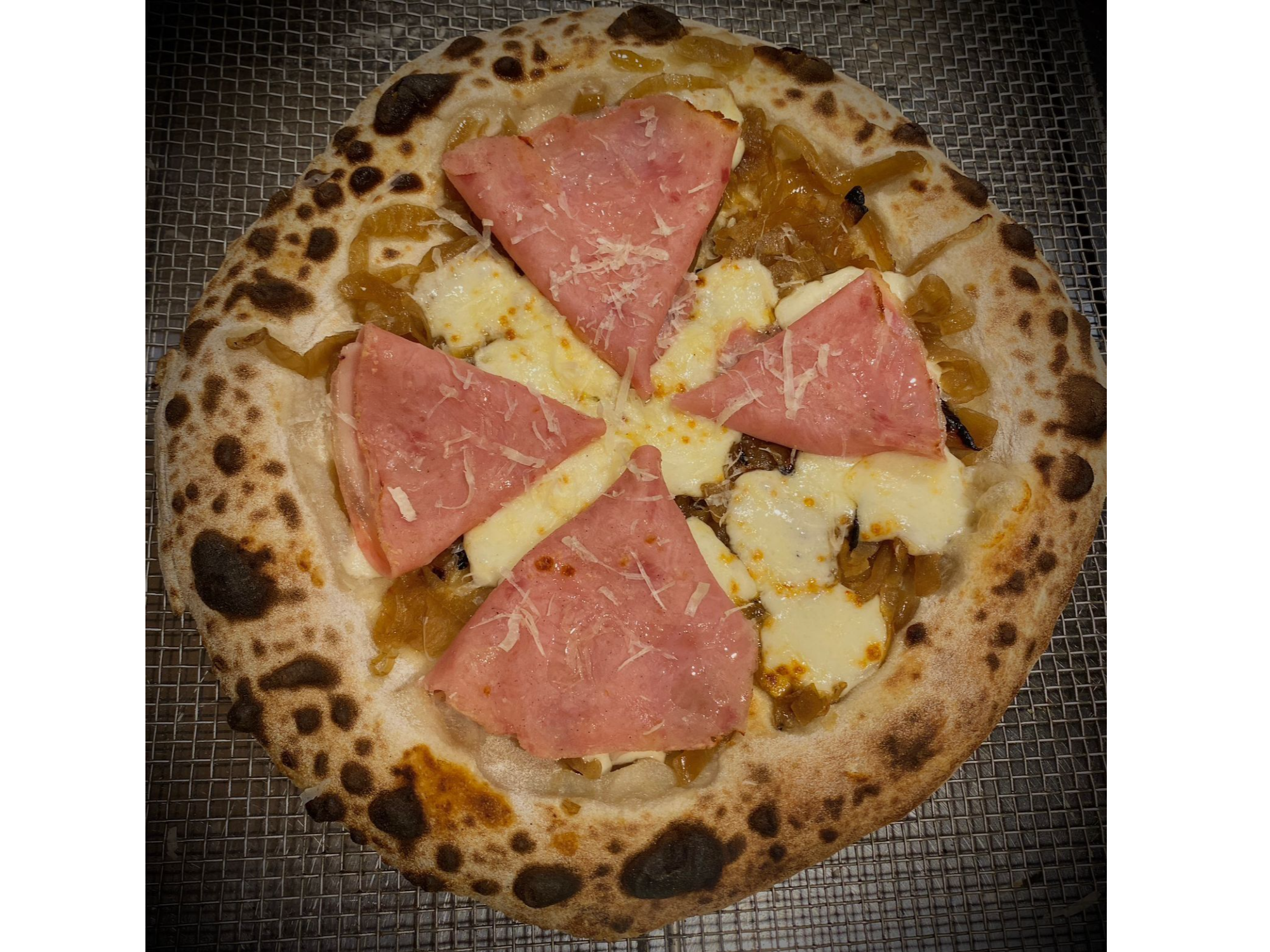 Pizza Fugazzeta Con Jamon Individual
