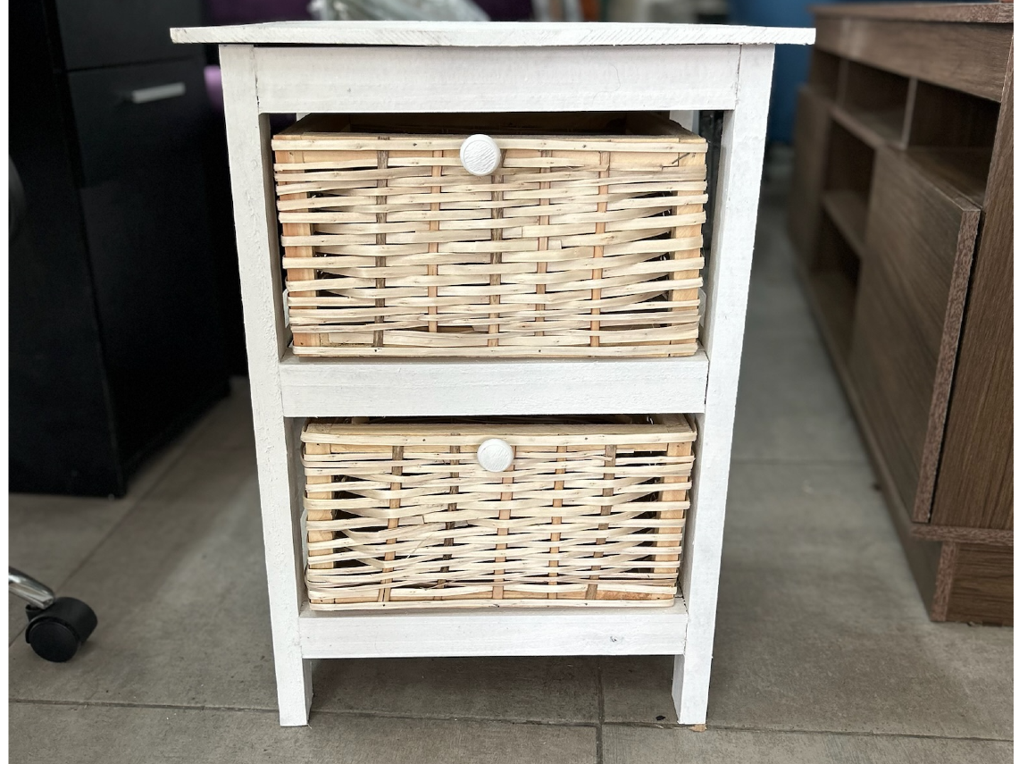 Cajonera de mimbre