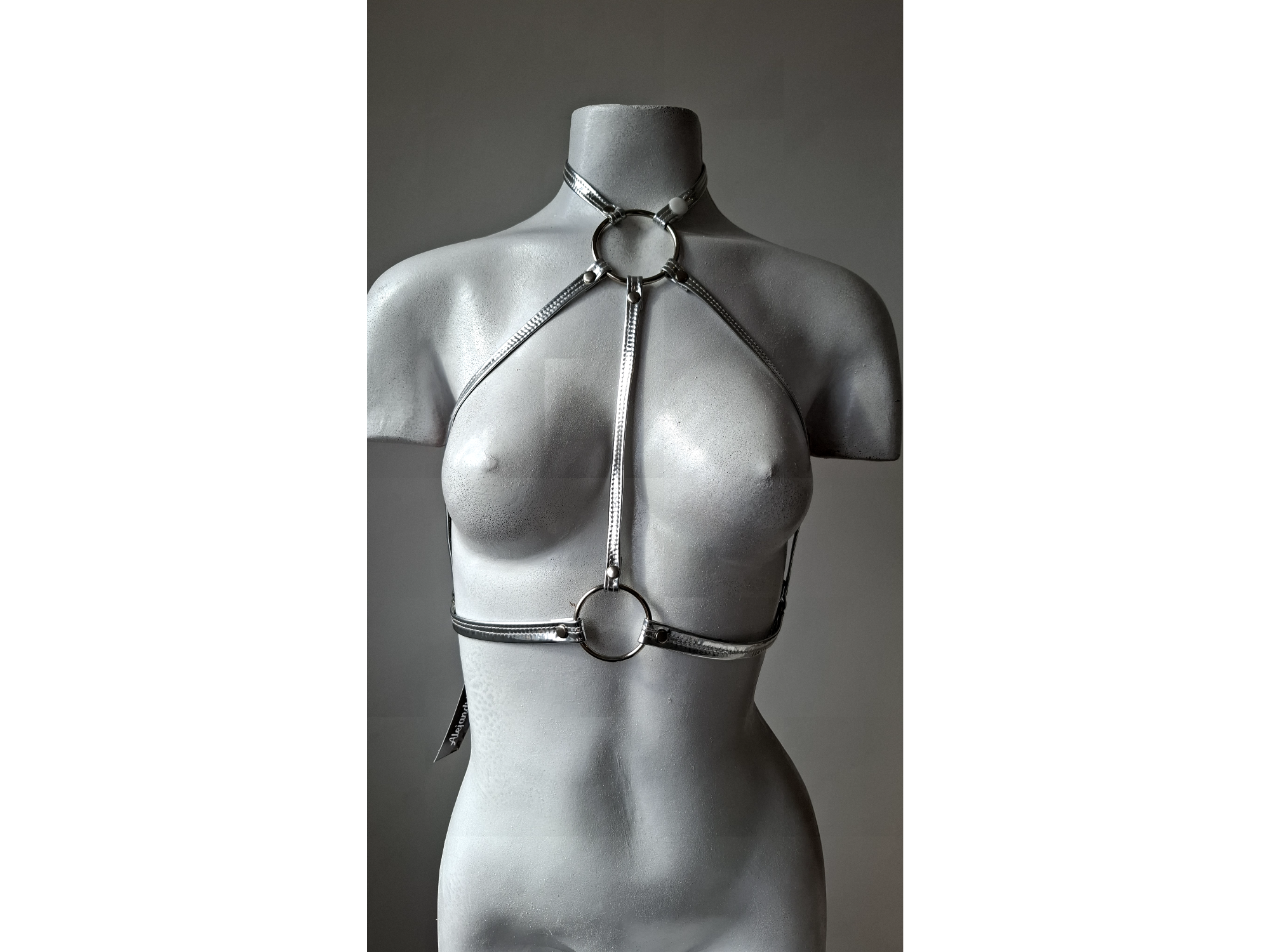 Arnés de pecho plateado
