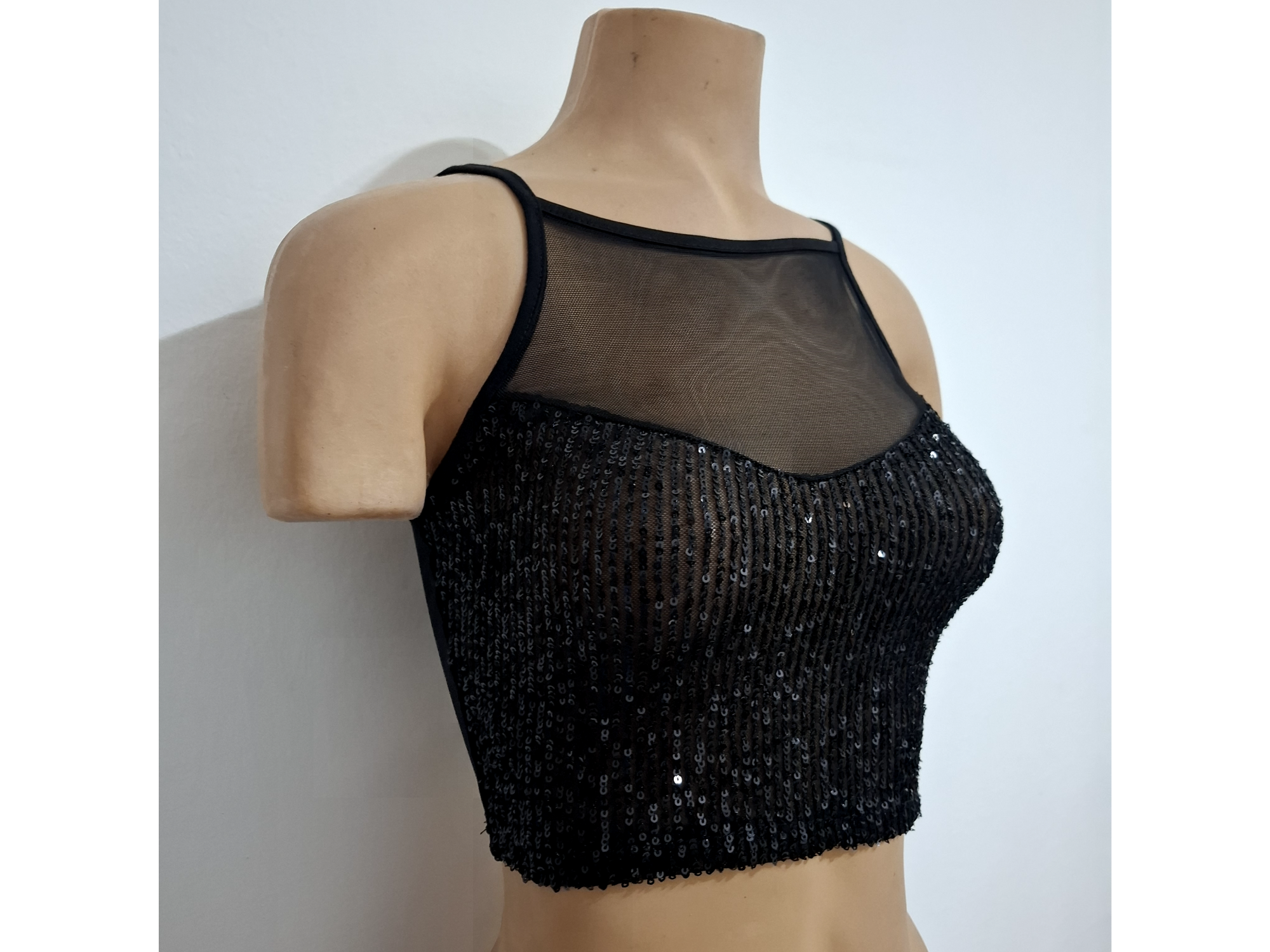 Top lentejuelas negro