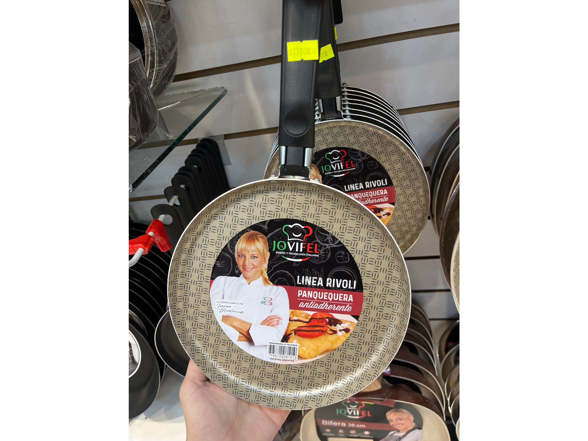 PANQUEQUERA JOVIFEL RIVOLI