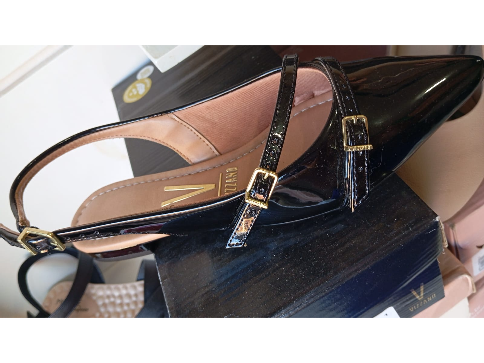 Chatita vizzano negra charol