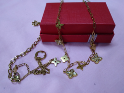 Cadena con treboles y flores con estras