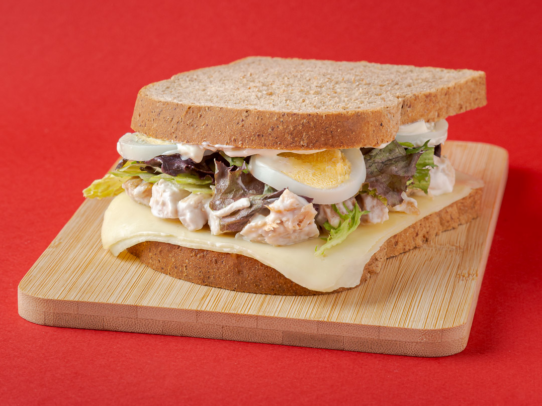 Sándwich saludable con pollo