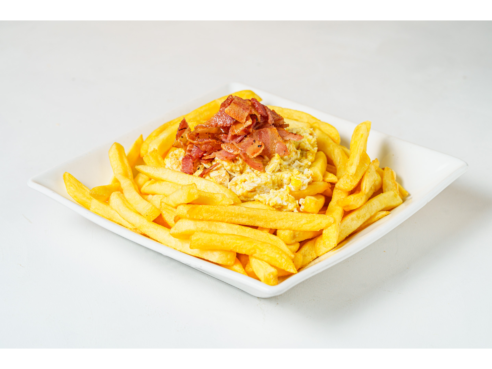 Papas con cheddar y bacon