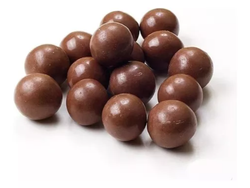 Bolitas de chocolate rellenas con licor x 100 grs