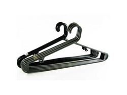 PERCHA NEGRA/BLANCA PLAST X4