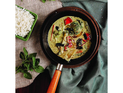 Curry vegetariano y arroz basmati