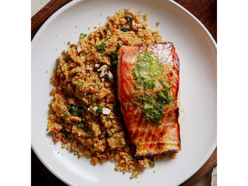 Salmón con cous cous marroqui