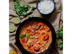 Curry rojo de langostinos y arroz basmati