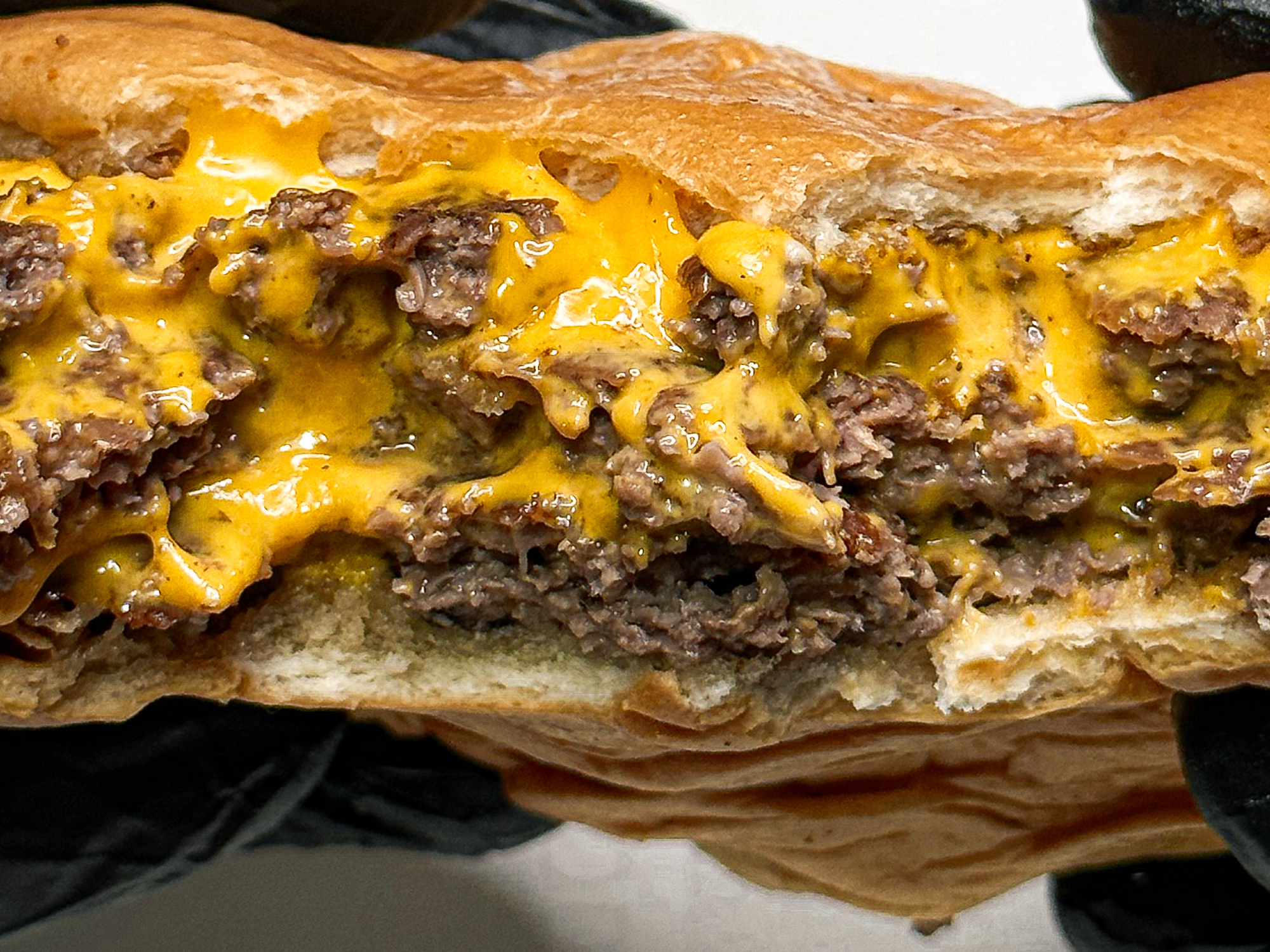 CHEESEBURGER de TOM'S BURGER