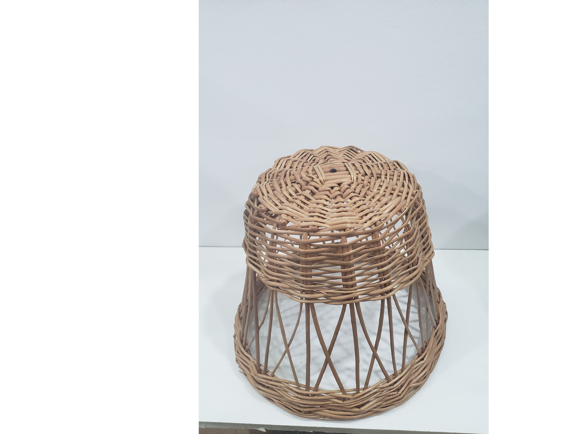 PANTALLA MEDIA CALADA