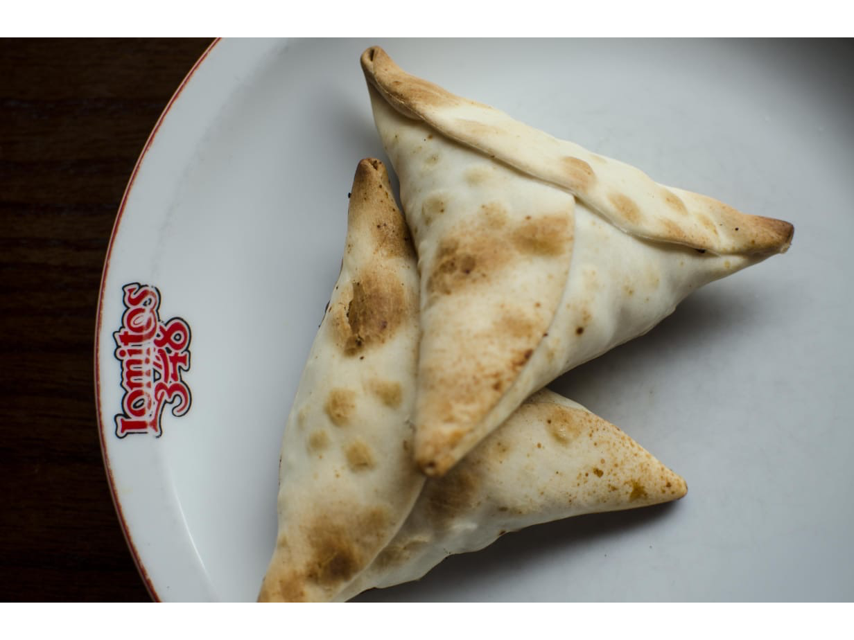 Empanada Arabe de lomo de Lomitos 348 Manantiales