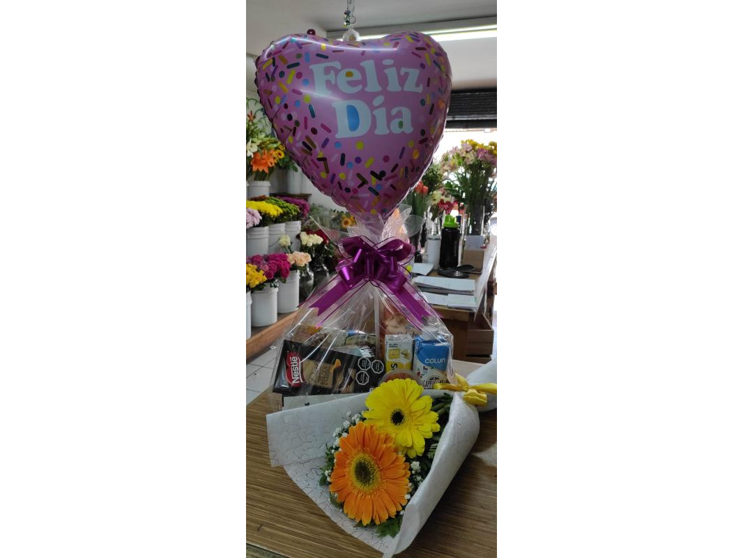 Desayuno felicidades + ramo de gerberas