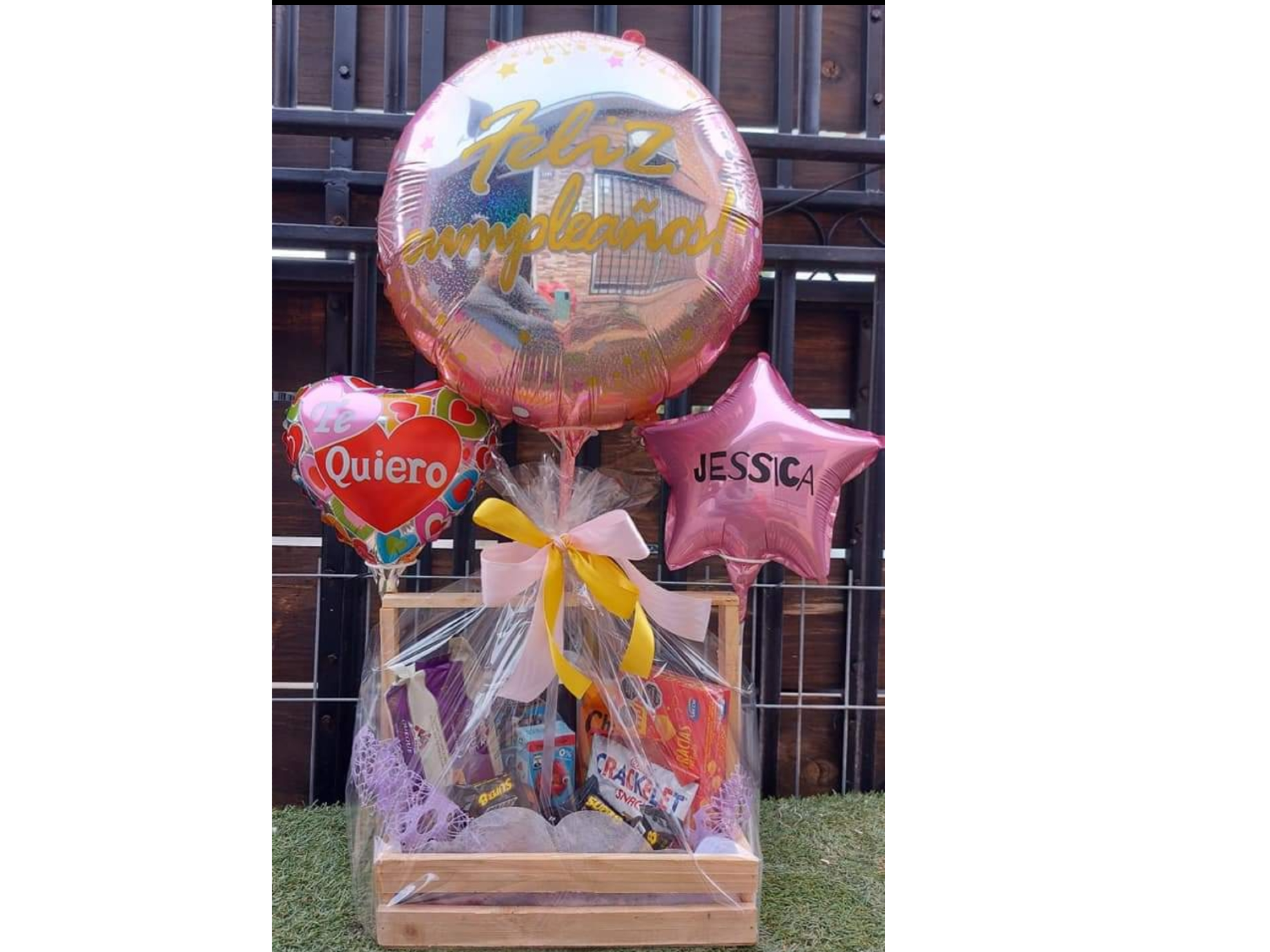 Desayuno en caja de madera