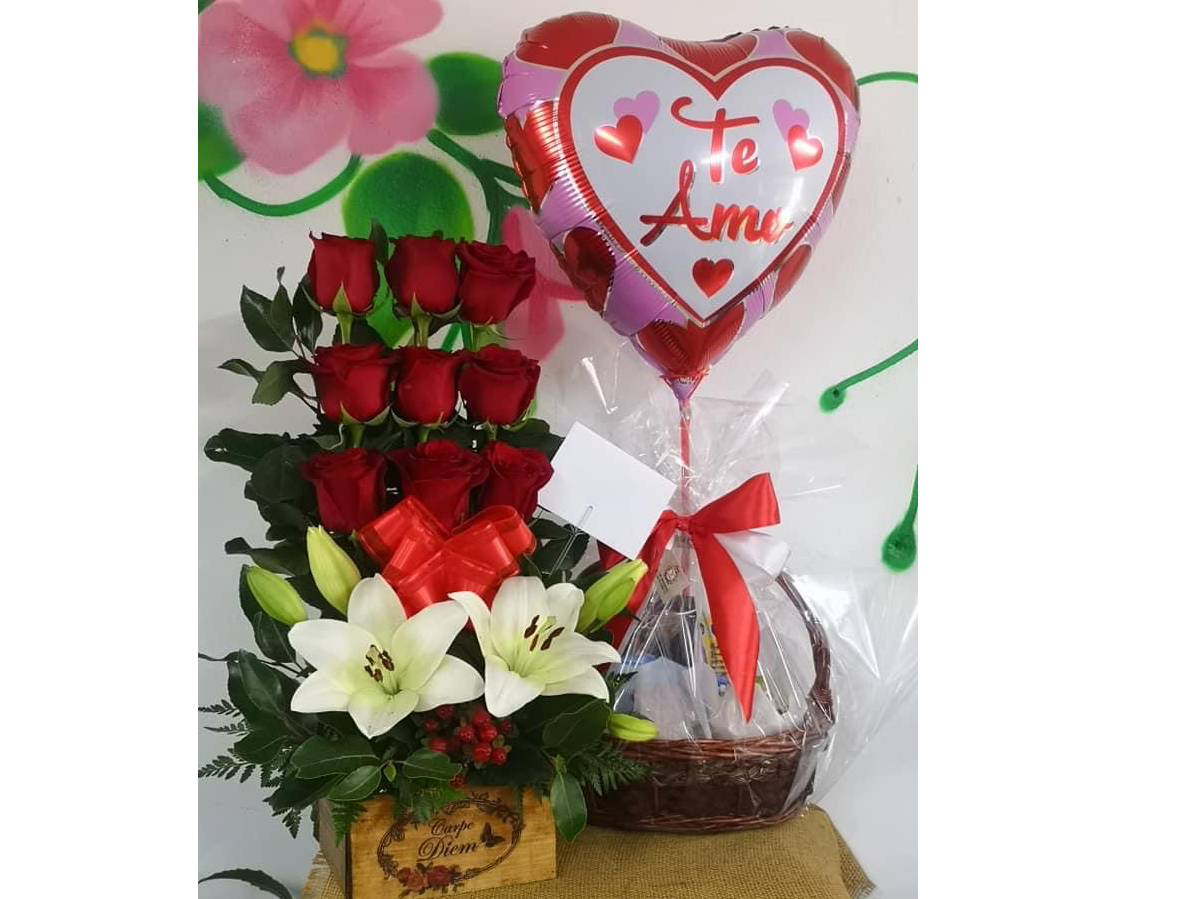 Arreglo floral más caja sorpresa