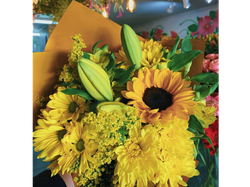 Ramo lilium y girasol centro