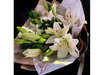 Ramo de lilium y follaje