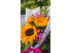 3 girasoles +nubesitas rosadas