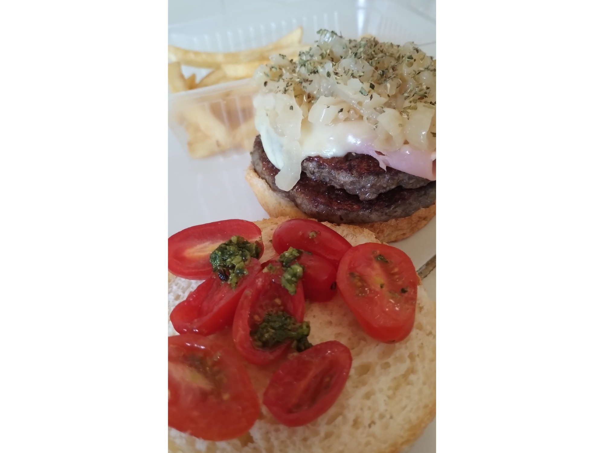 Samu. Hamburguesa completa x 2 medallones con fritas