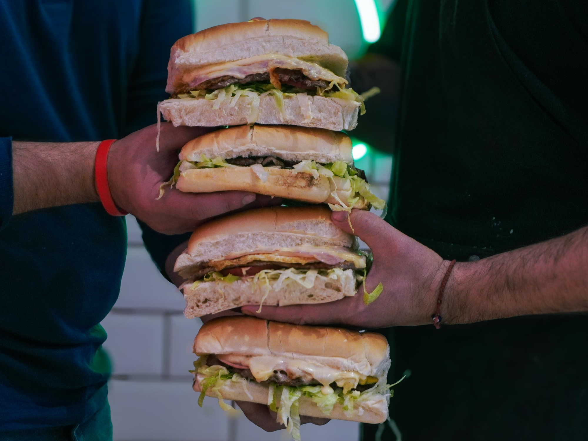 4 X 3  Messirve Medianos c/papas bastón + Pepsi 1,5lt de regalo