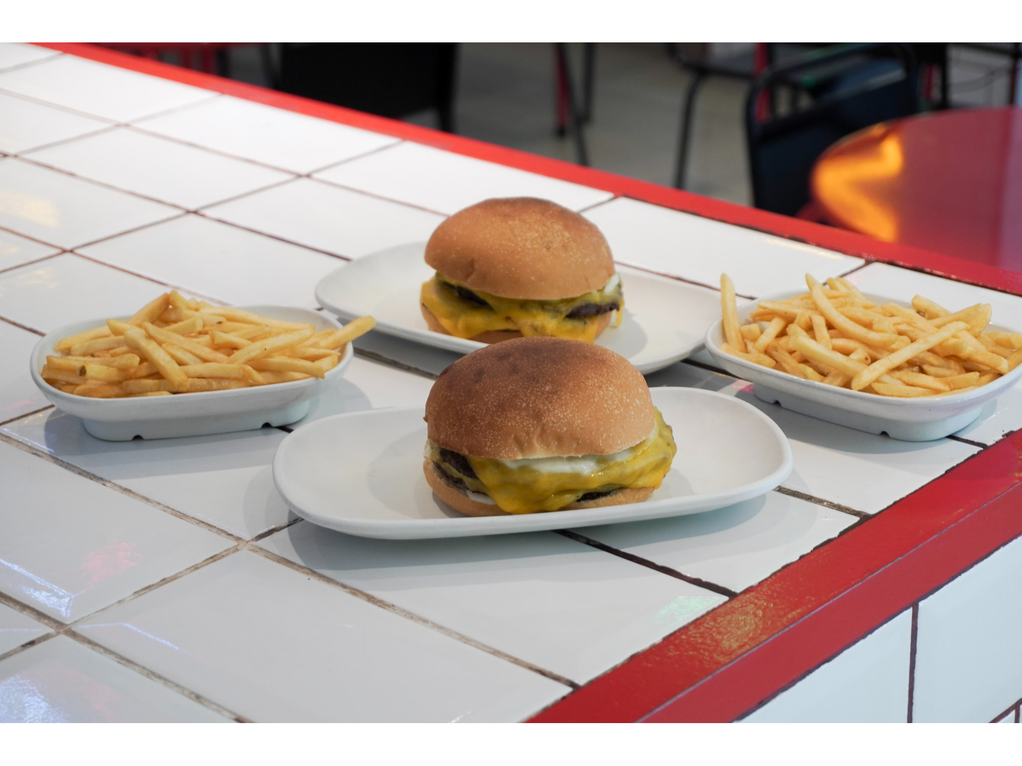 2 Hamburguesas ATR + papas BASTON